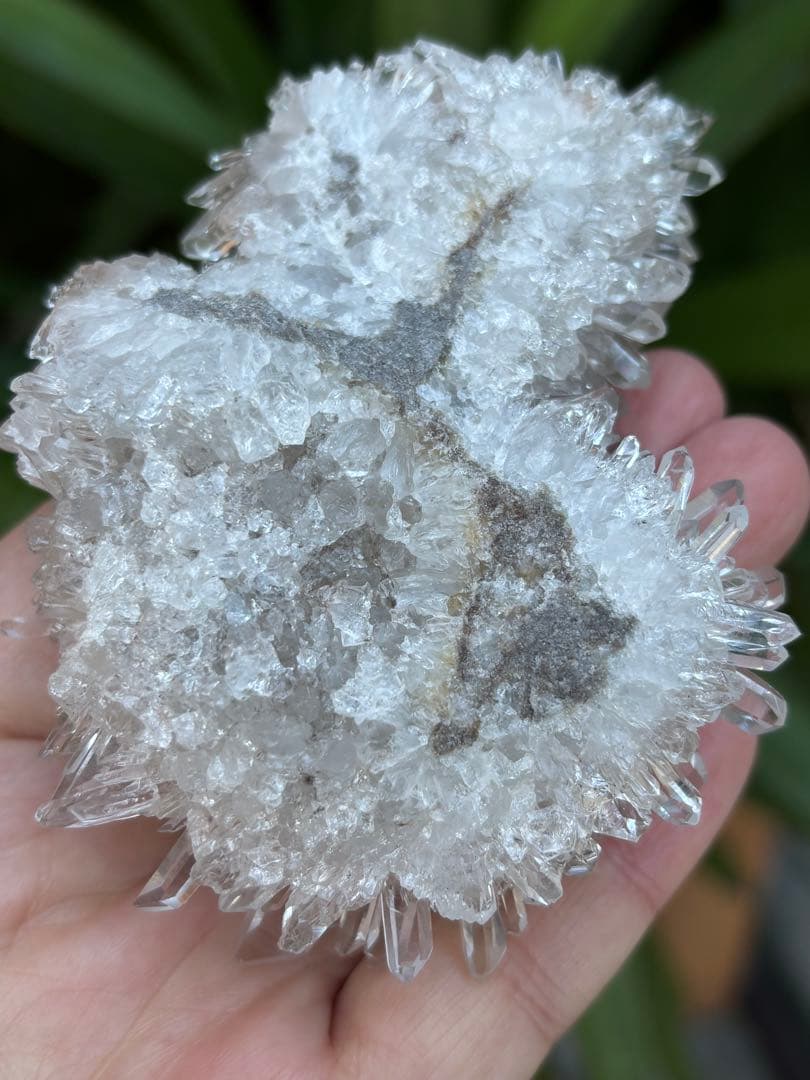 中国四川省産　本物　菊花水晶クラスター　193g 透明　光沢　天然石