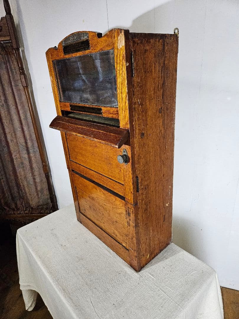 USAアンティーク 古いタオルディスペンサー 木製 鏡付き 壁掛け キャビネット