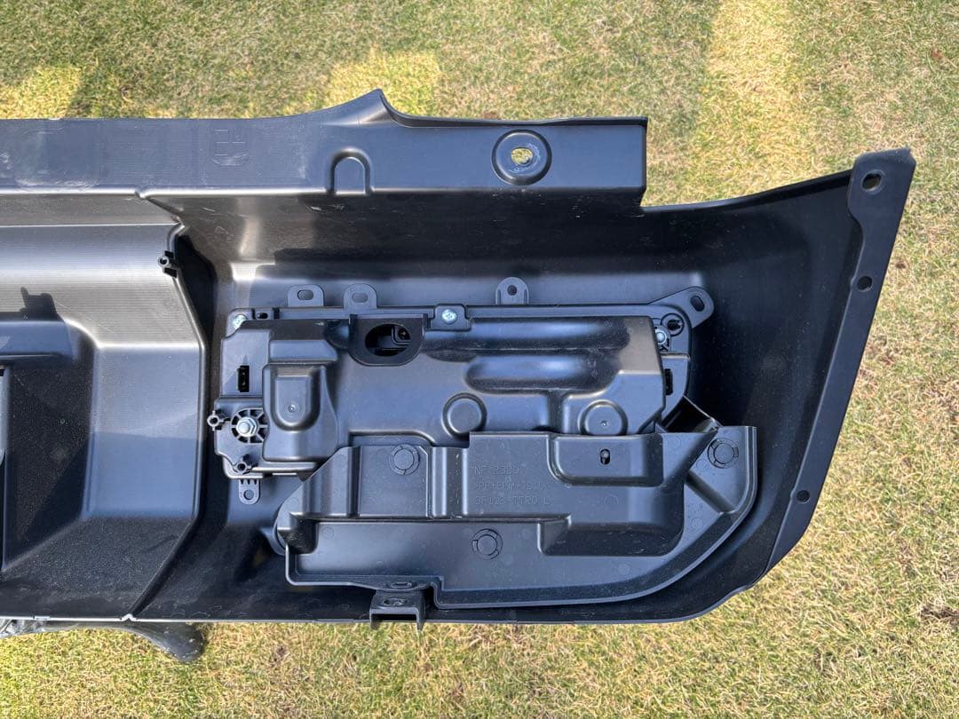 ジムニー　JB64 新車外し　純正　リアバンパー テールライト付き