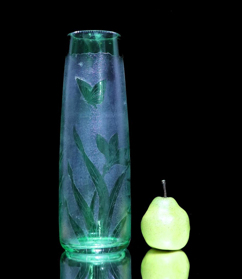 オールド・バカラ 1880年頃美術館級 緑色被せ硝子 特大アシッドエッチング花瓶