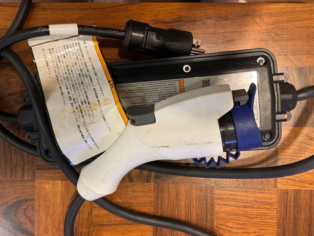 三菱純正　9482A122 200V EV充電器