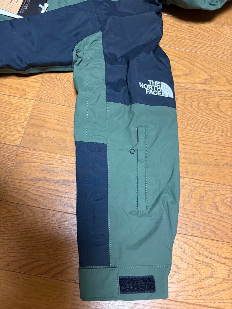 Lily様ザノースフェイス スノーボードウエアトリクライメイトジャケット 110