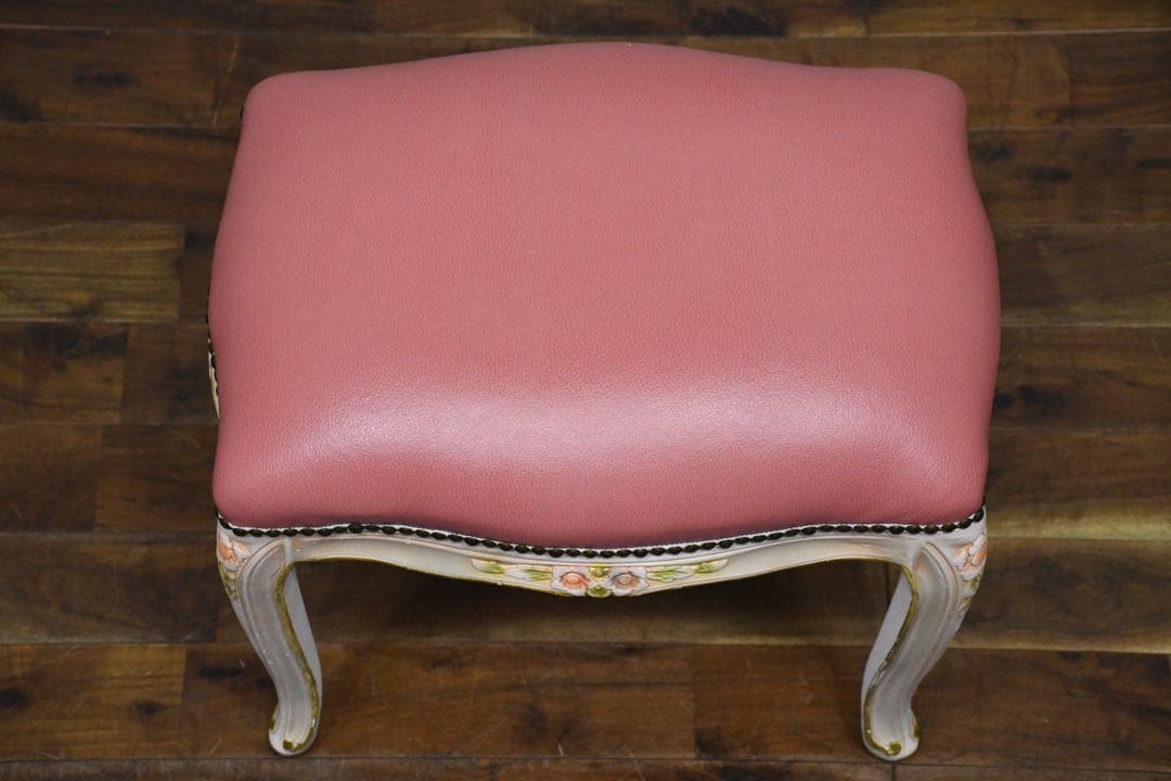 FAC59 ロココ調 猫脚 レリーフ スツール 鋲打ち トールペイント ピンク