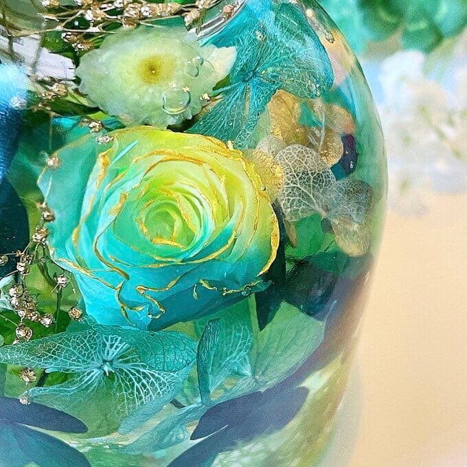 宝石の森〜プリザーブドフラワーとクリスタルのメルヘンハーバリウムライト