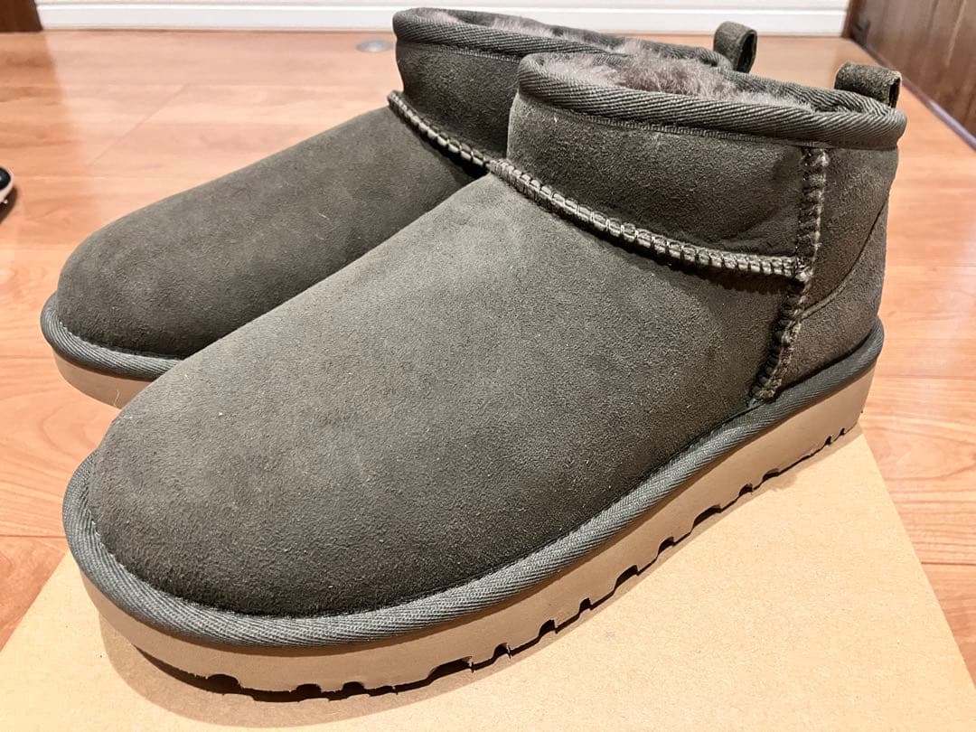 新品未使用 UGG クラシックウルトラミニ カーキ サイズ6