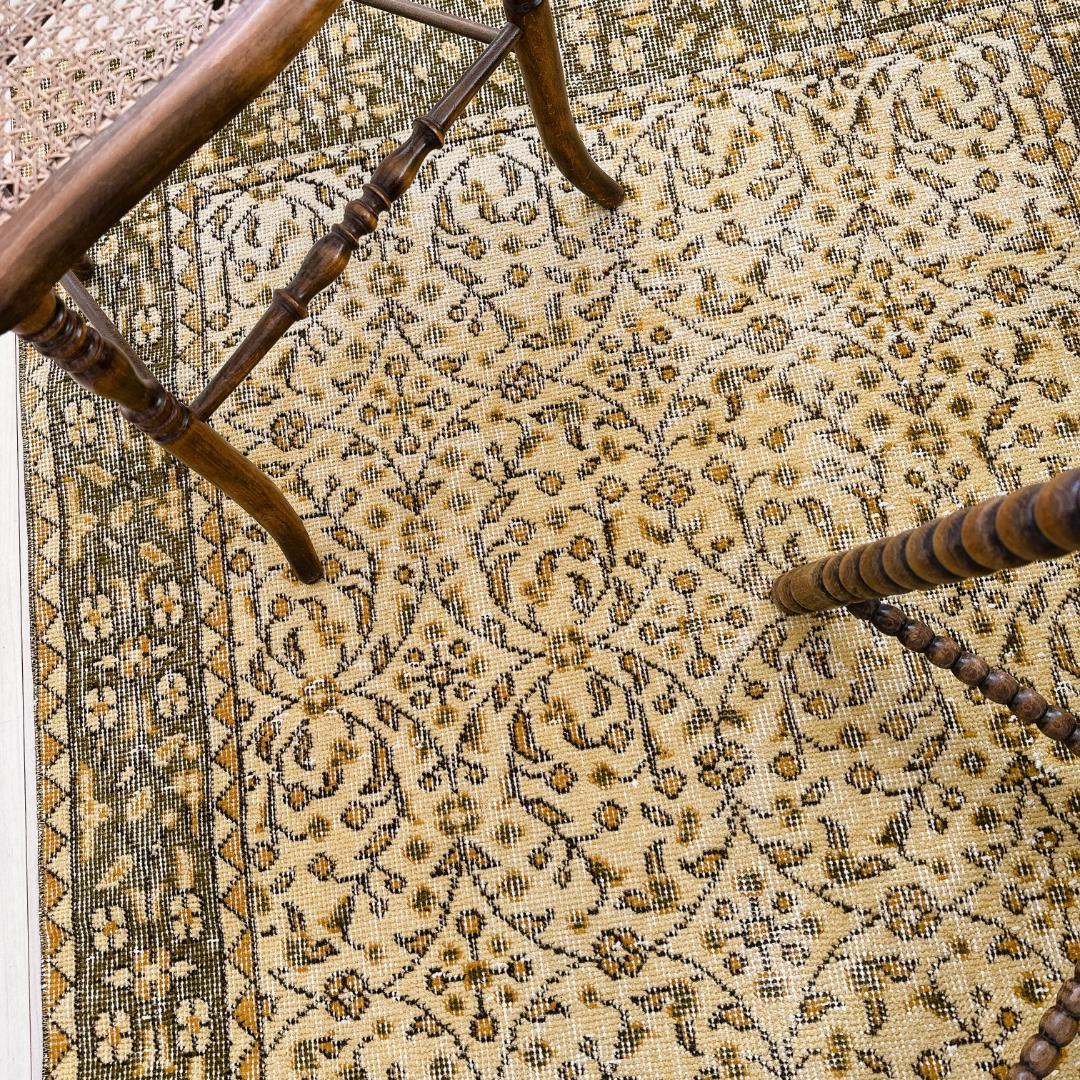 トルコ ヴィンテージラグ A130 イエロー オリーブグリーン オーバーダイラグ