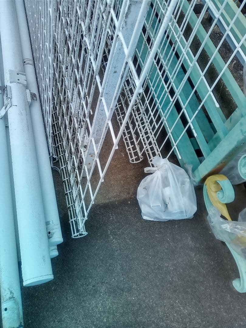 扉付き 白フェンス１式  様々な用途に使えます きフェンス  柱  金具ビス袋入