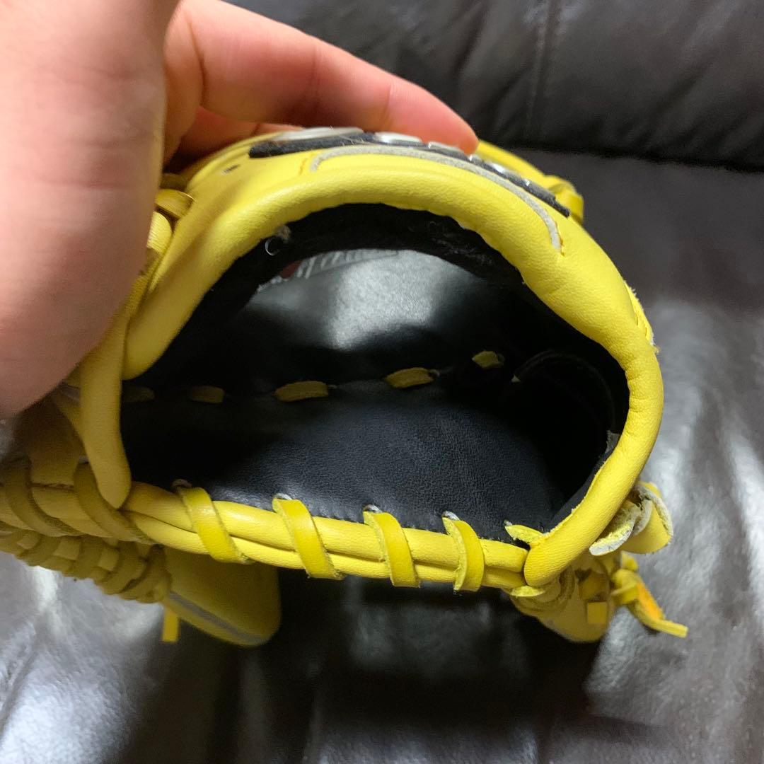 asics イエロー 軟式内野手グローブ プロフェッショナルスタイル　井口モデル