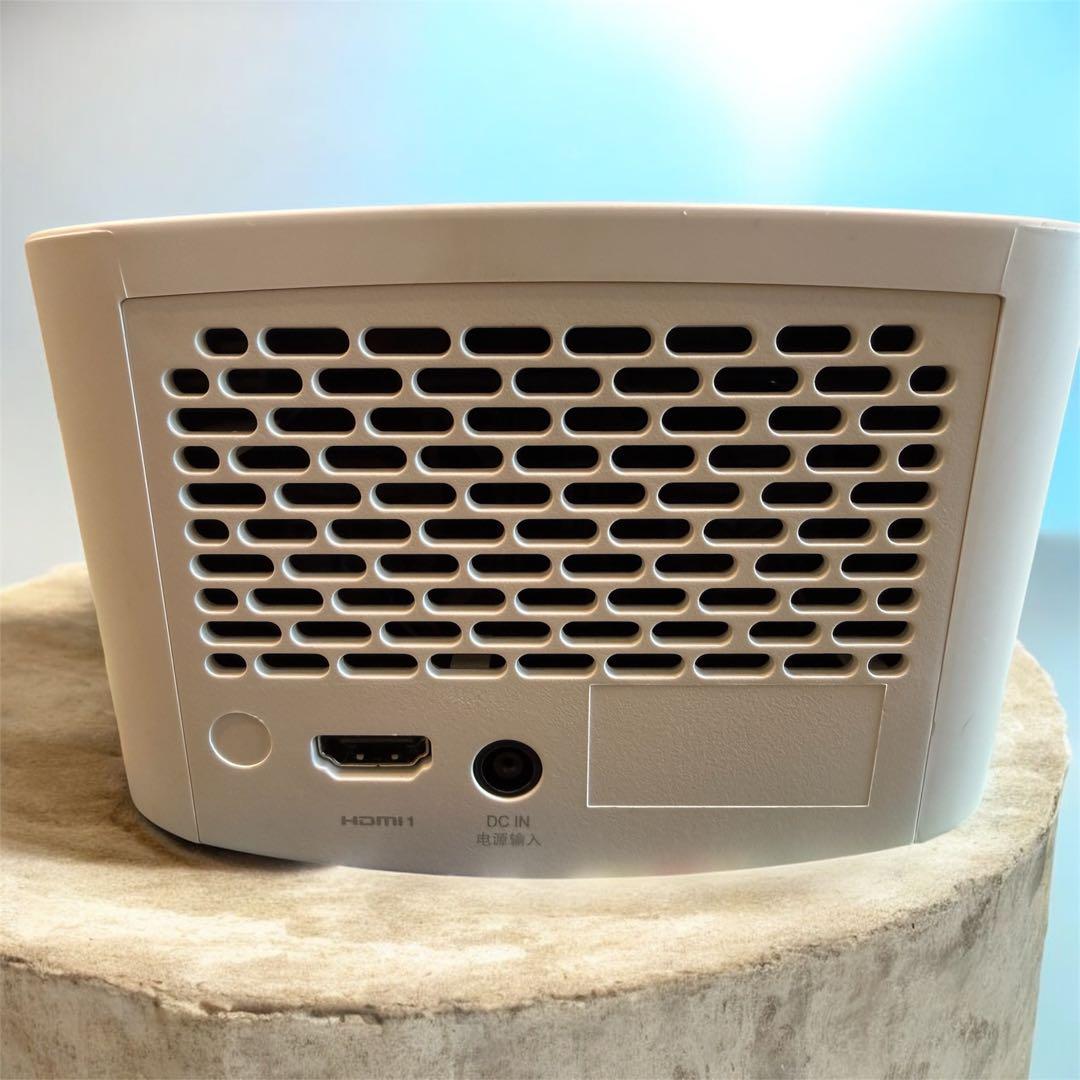 LG Cine Beam超単焦点プロジェクター