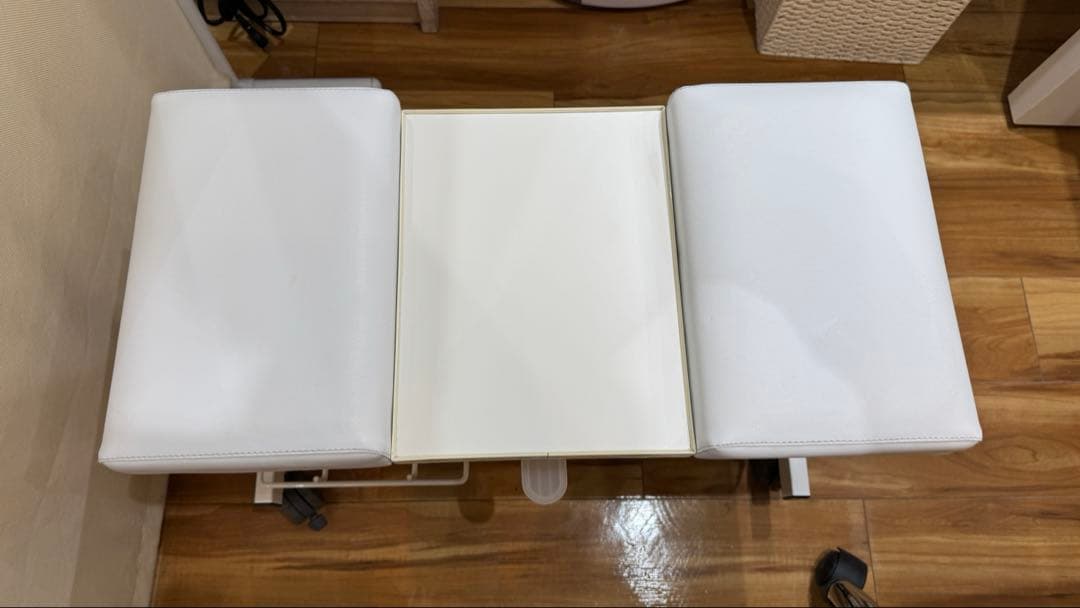 ゆ*き様 西村製作所 ペディキュアオットマン CB-811 ホワイト フットカー