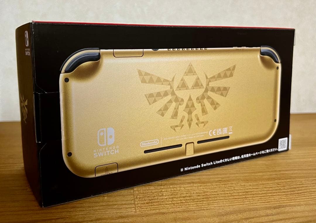 Nintendo Switch Lite Hyrule Edition 本体