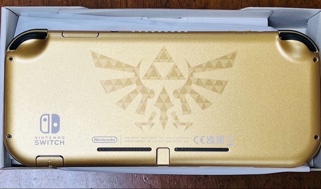 Nintendo Switch Lite Hyrule Edition 本体