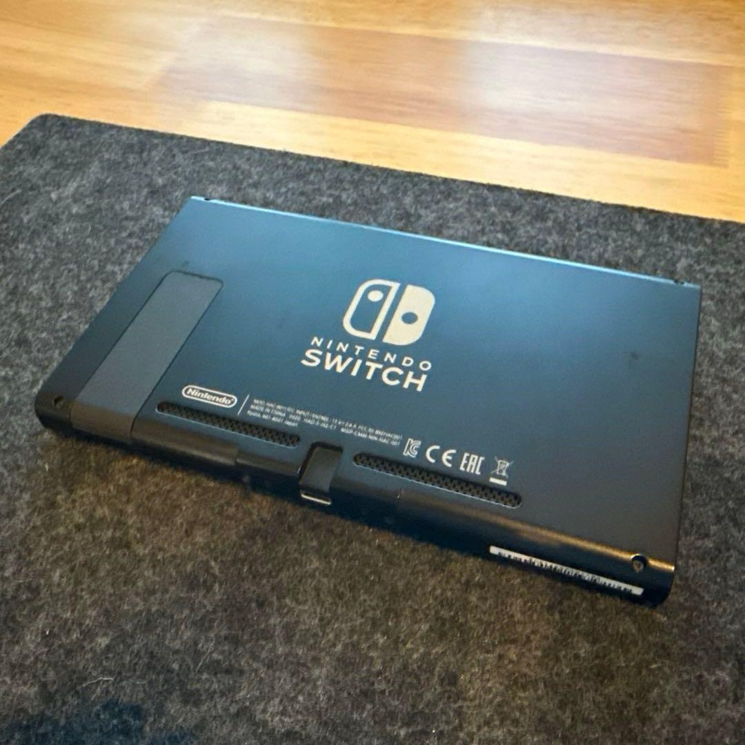 Nintendo Switch本体 + Joy-Conハンドル4個