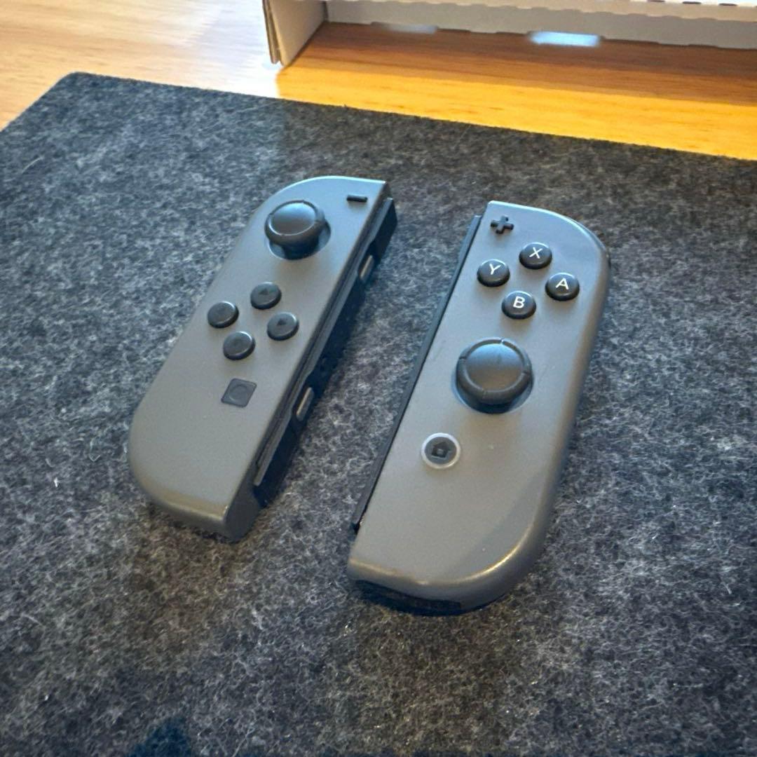 Nintendo Switch本体 + Joy-Conハンドル4個