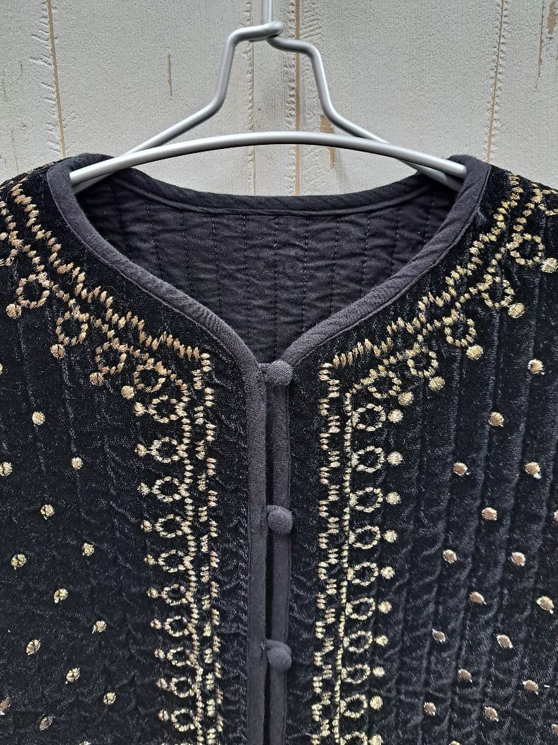 Torrazzo Donna ベロア金刺繍ノーカラージャケット
