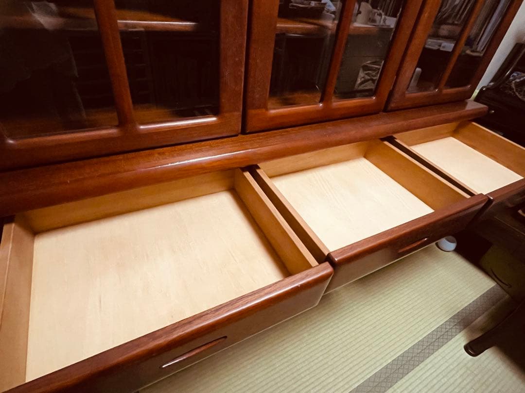 木製食器棚　ガラス扉付き キャビネット ブラウン