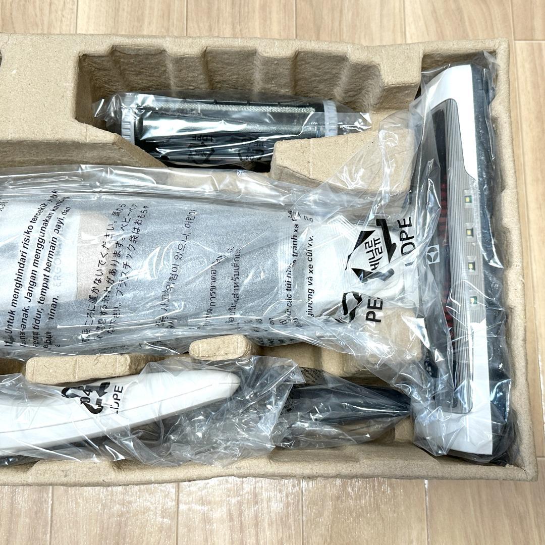 【新品・未使用】Electrolux スティッククリーナー ZB3513SW