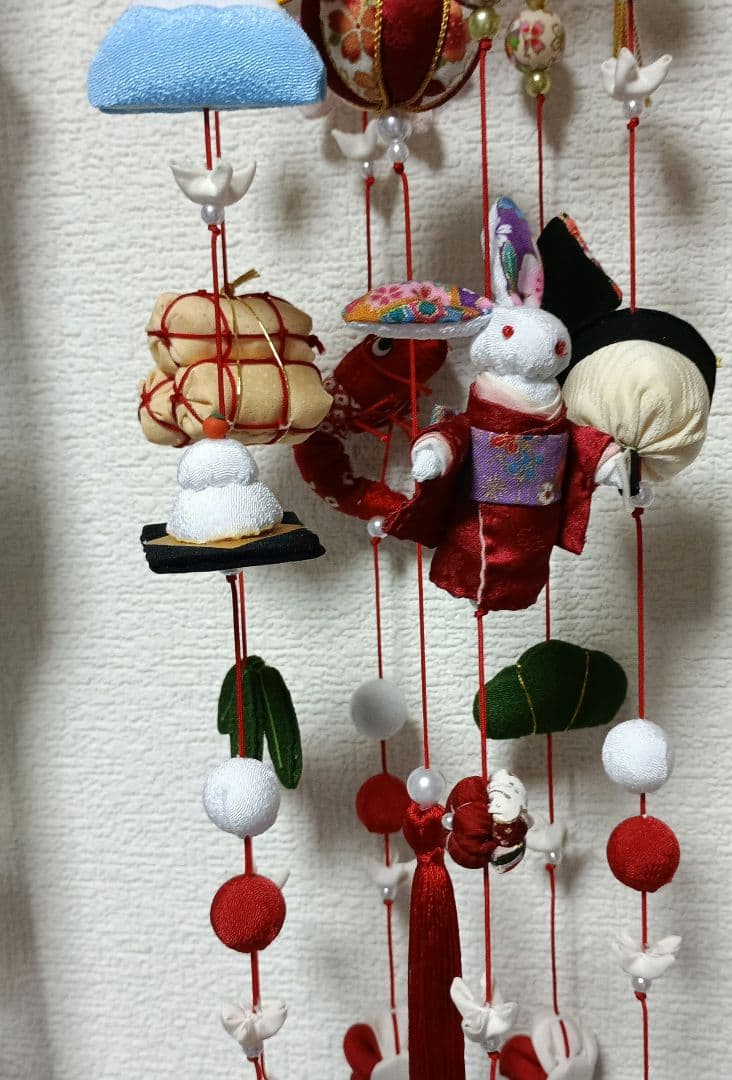 クリスマスの吊し飾りとお正月の吊し飾り