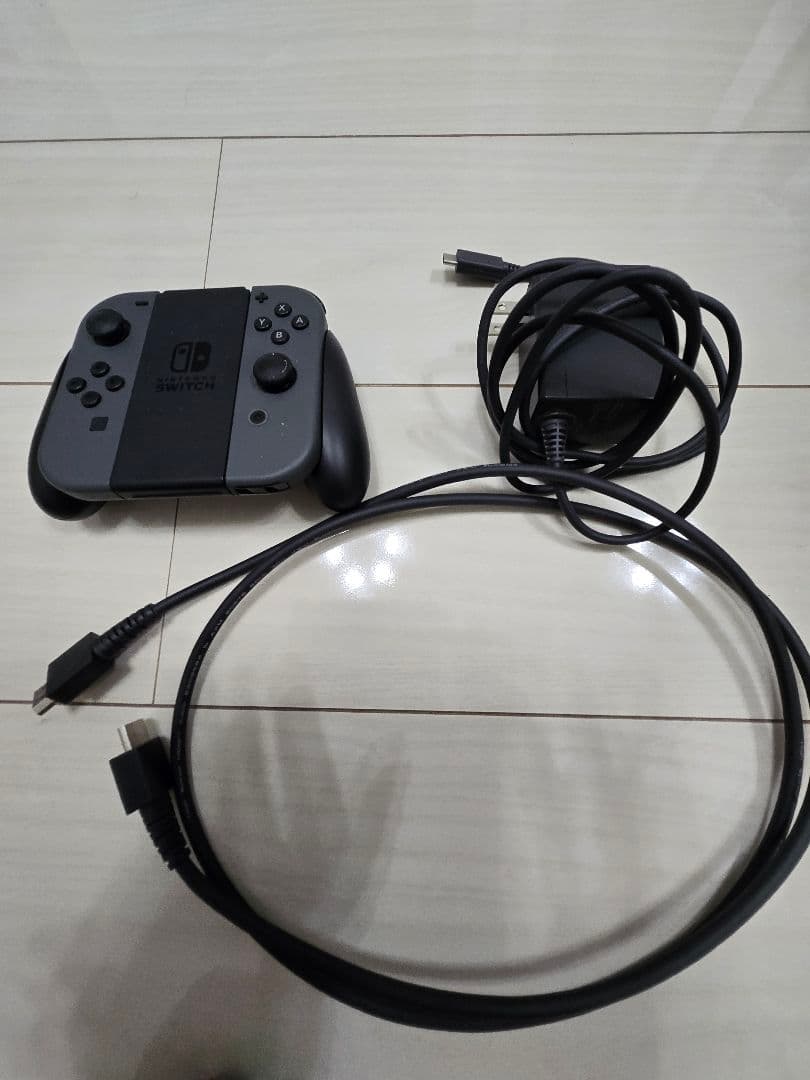 Nintendo Switch 本体 + ゲームソフト2本　その他いろいろ