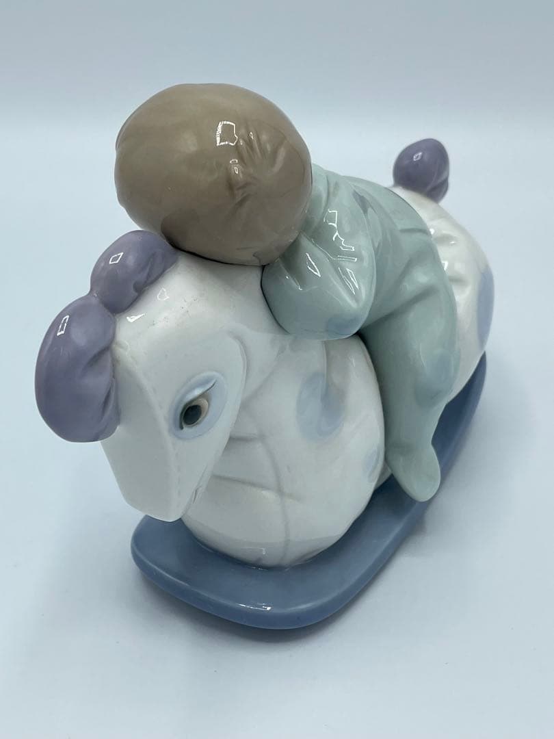 極美品 NAO フィギュリン 木馬でお昼寝