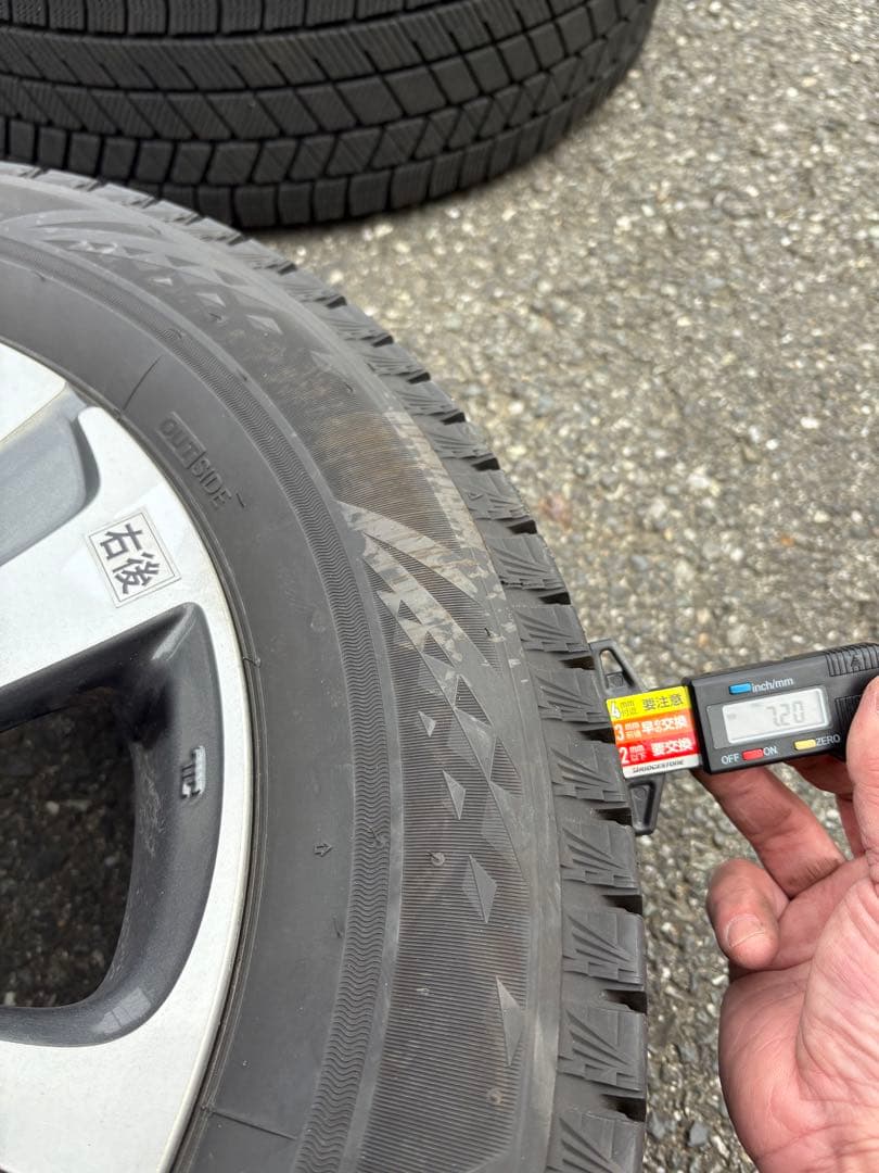 FREED純正アルミ、ブリヂストンBLIZZAK VRX 3スタッドレスセット