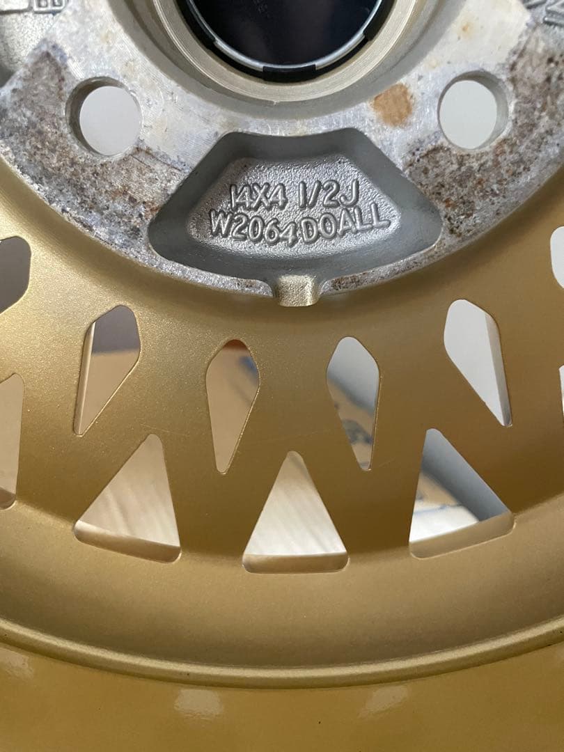 か*う様 中古　FENICE RX3ホイール　ゴールドカラー