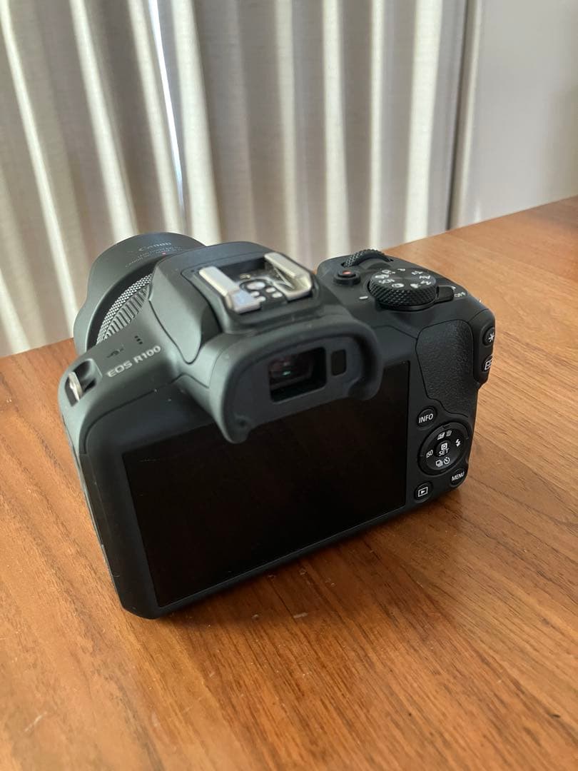 キャノン EOS R100 RF-S 18-45 IS STMデジタル カメラ