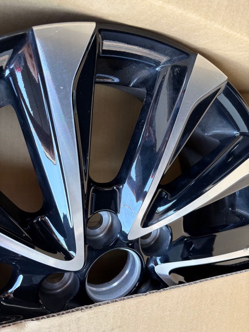 ヴォクシー　90系純正17インチアルミホイール