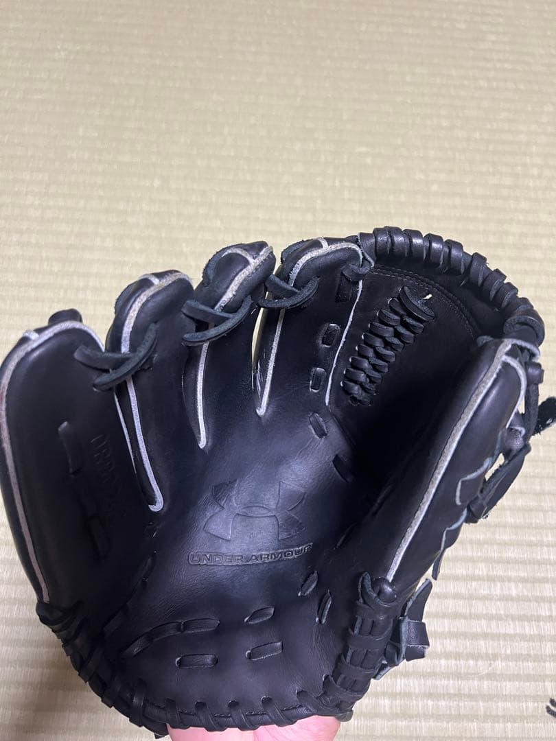 軟式左投げ アンダーアーマーグラブ