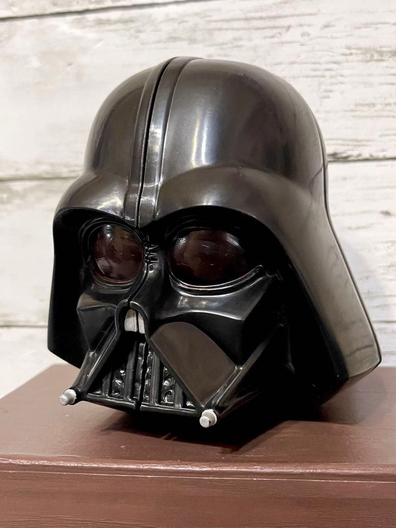 スターウォーズ　エピソード3 ダースベイダーヘッドケース入りフィギュアセット