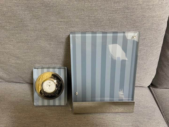 ウェッジウッドの写真たてand置き時計