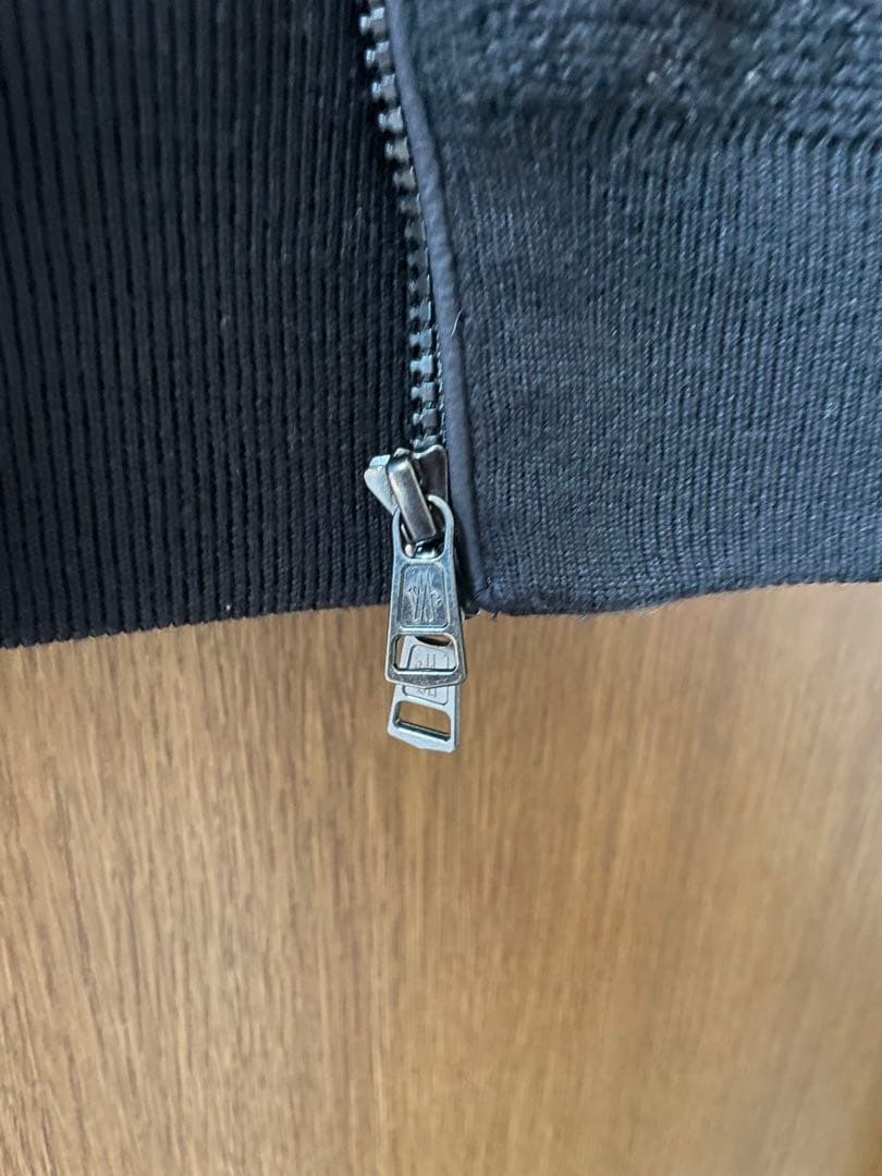 MONCLER ブラック ダウンベスト L