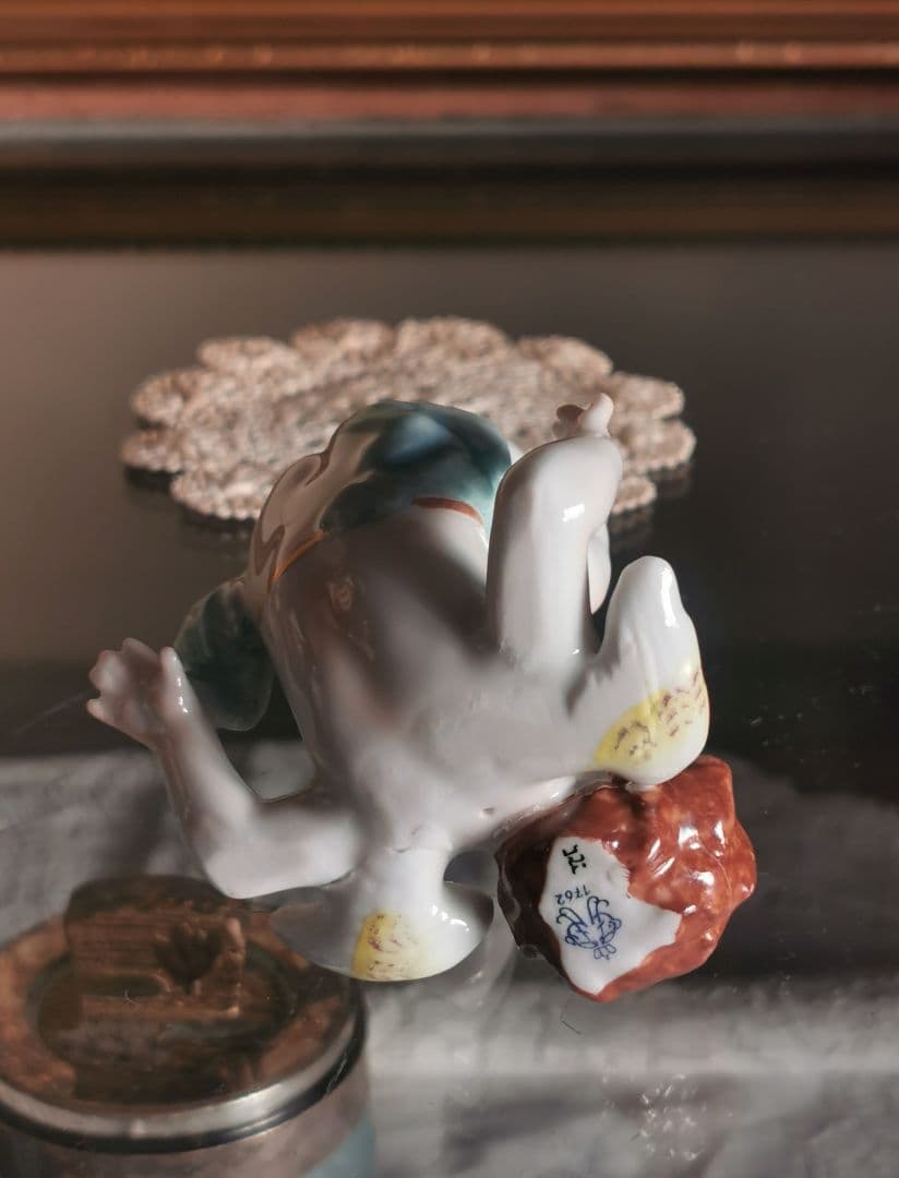 アンティークドイツポーセリン でんぐり返し子供天使 造形美フィギュリン レース付