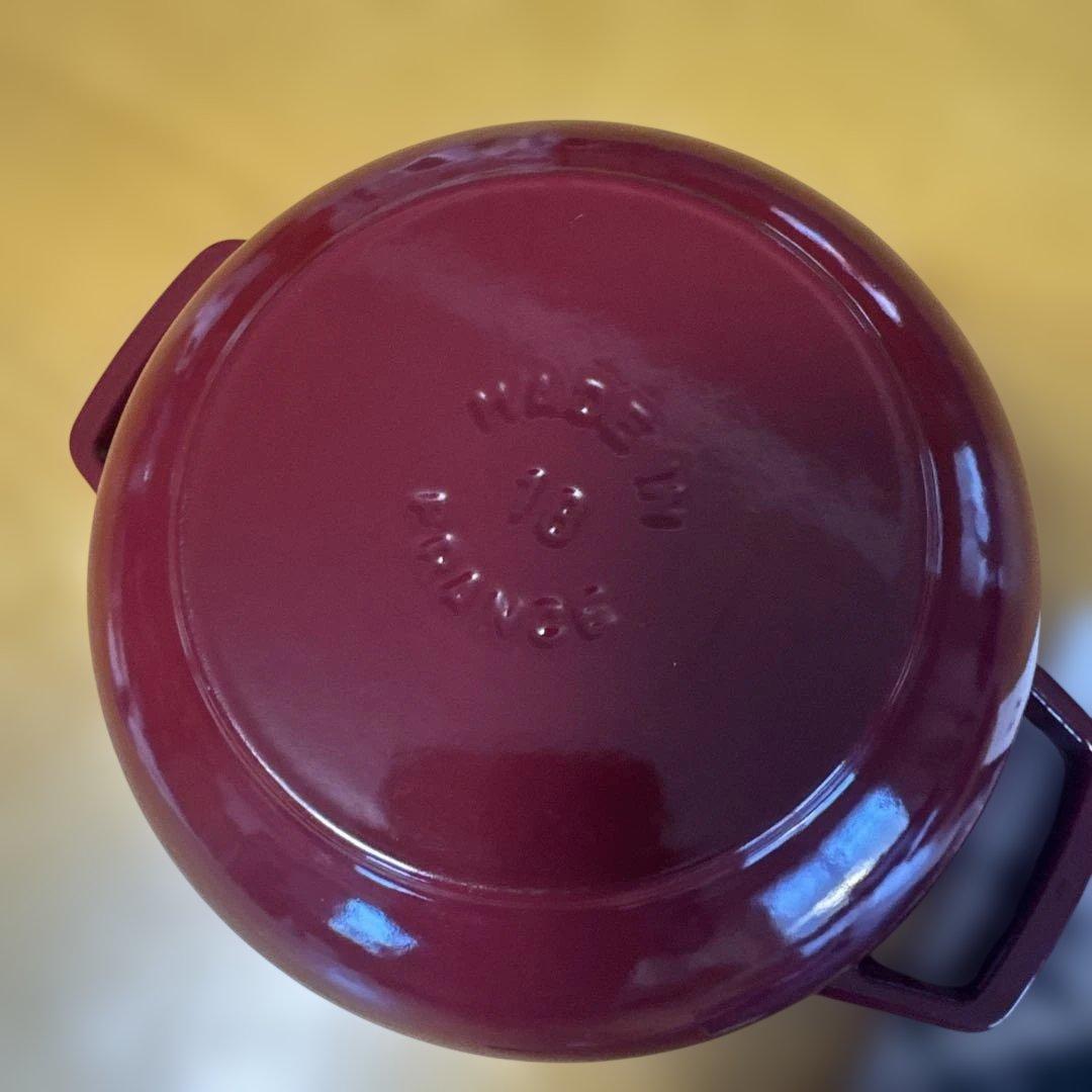 Staub（ストウブ）の鋳物ホーロー鍋「Wa-NABE（ワナベ）」M