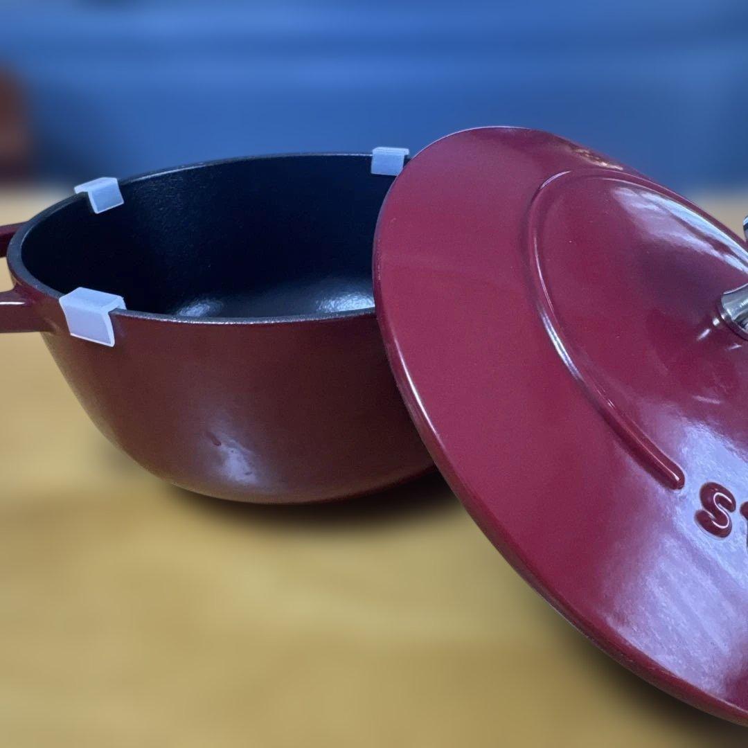 Staub（ストウブ）の鋳物ホーロー鍋「Wa-NABE（ワナベ）」M