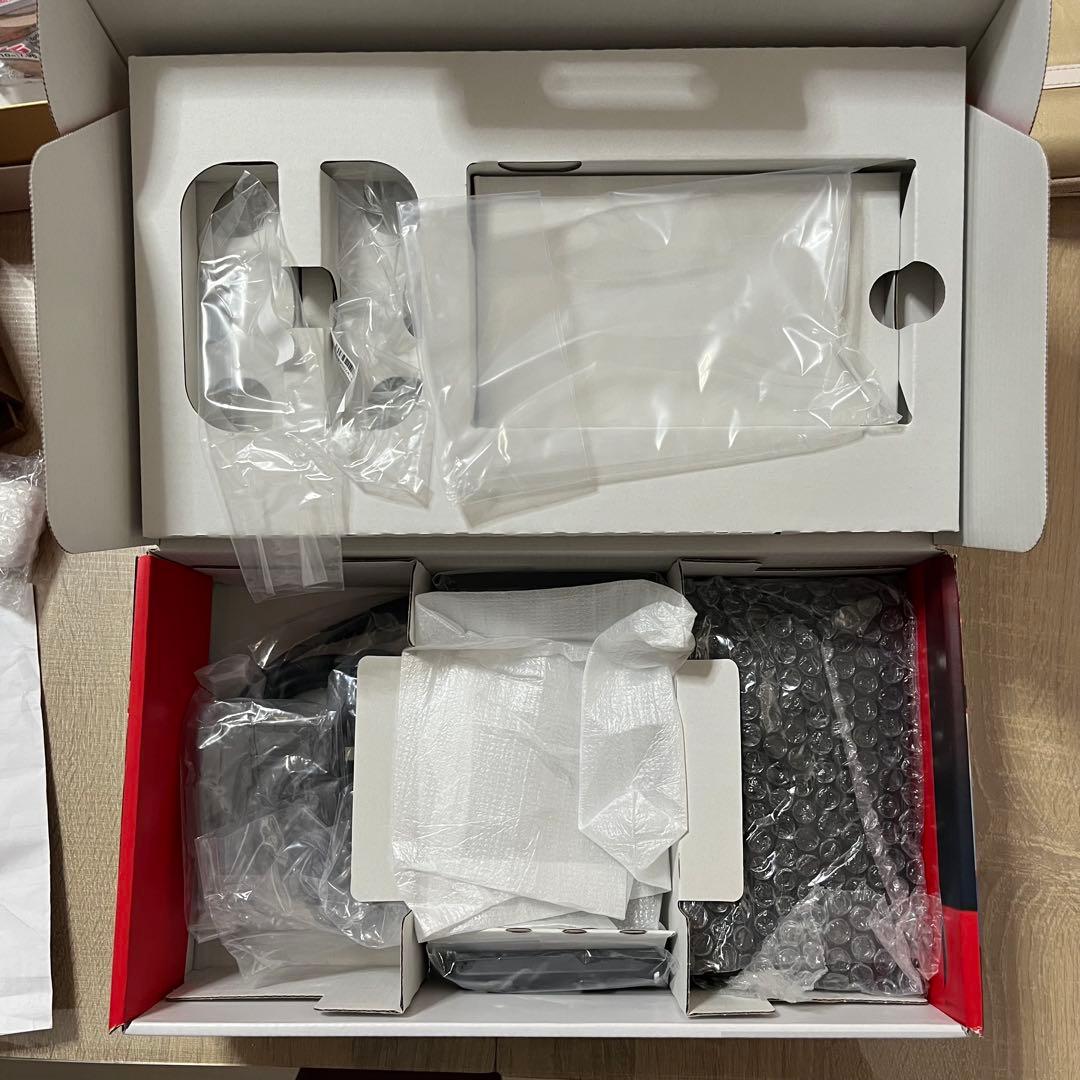 【送料込み】ニンテンドースイッチ+コントローラー+ケース(未使用)セット