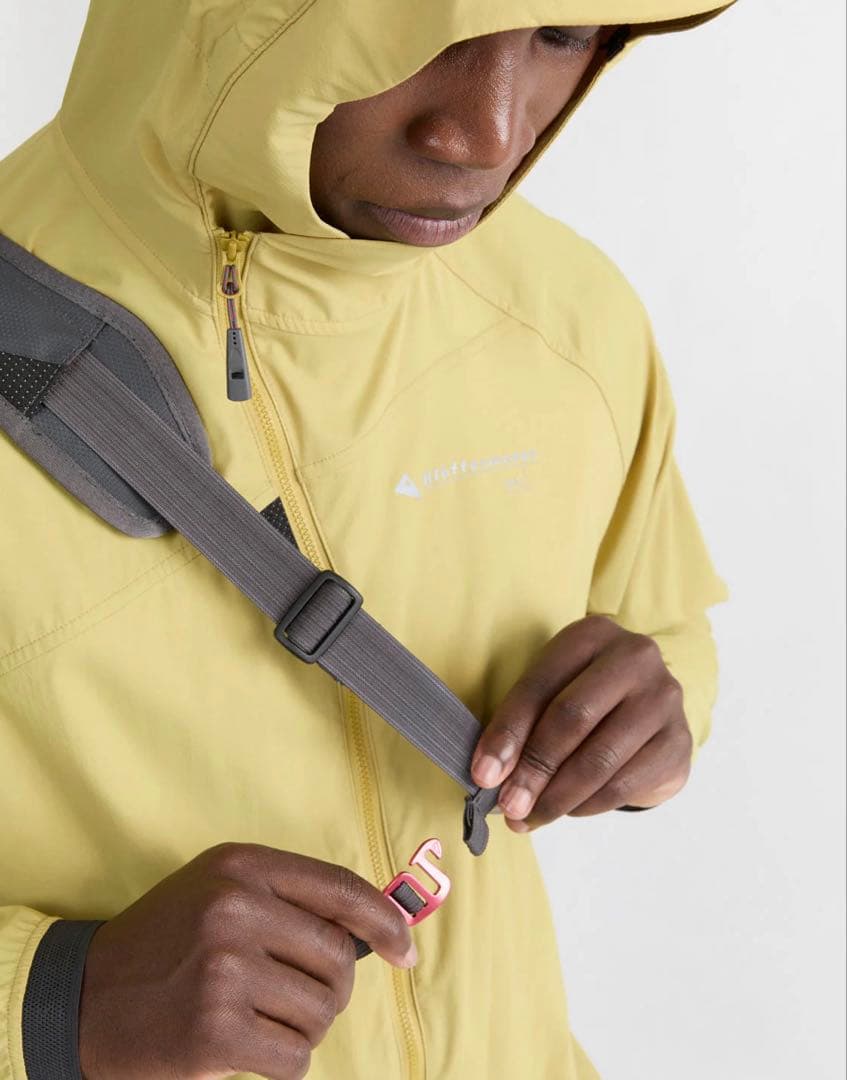 Klättermusen ブラック メッセンジャーバッグ　クレッタルムーセン