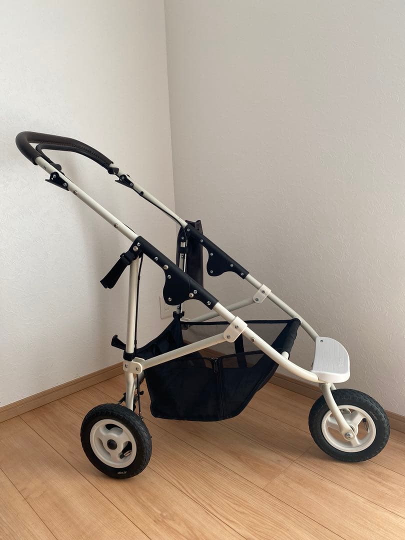 り*う様 【美品】エアバギー ホワイト AIRBUGGY フレームのみ　ペットカ