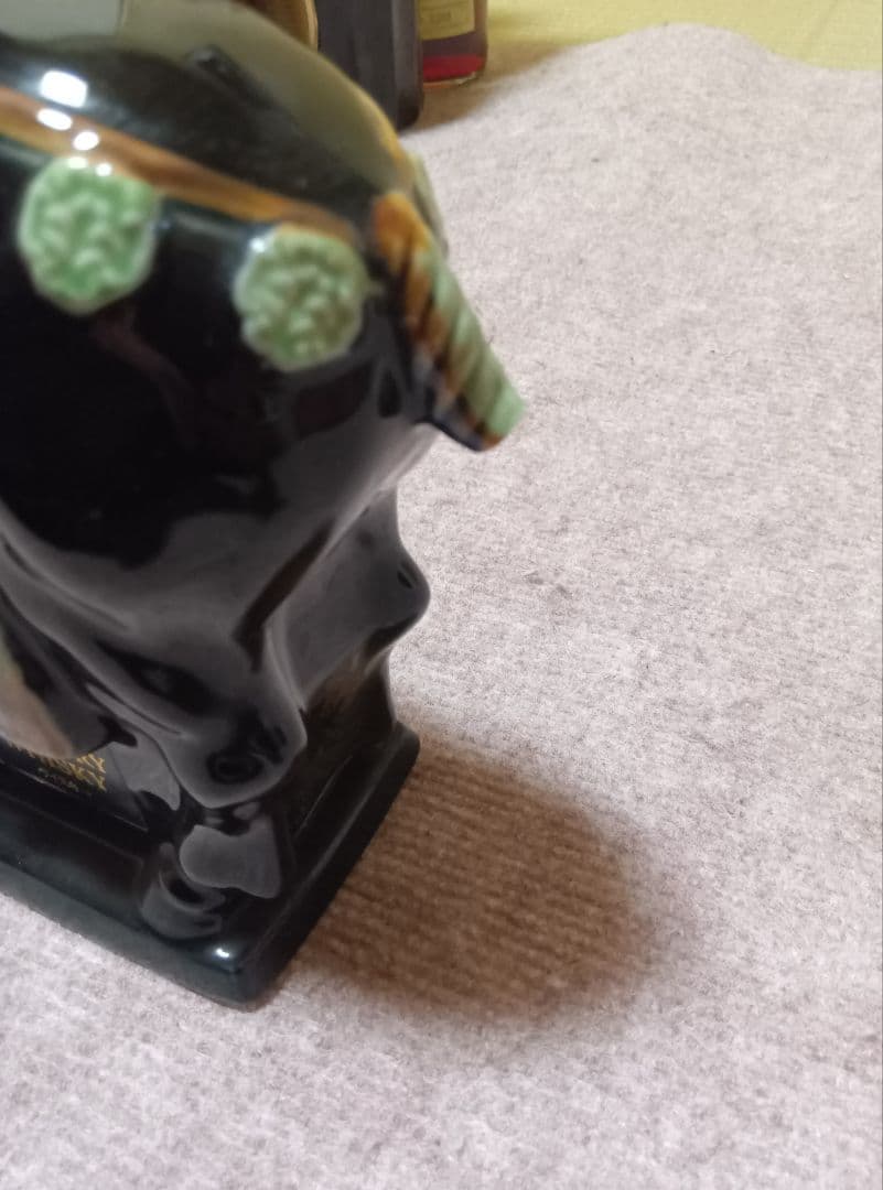 ★ サントリー ウイスキー ローヤル 〈午歳〉 干支ボトル