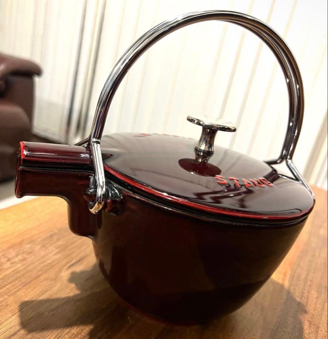 STAUB（ストウブ） ティーポット 丸型 急須　ワインレッド　やかん