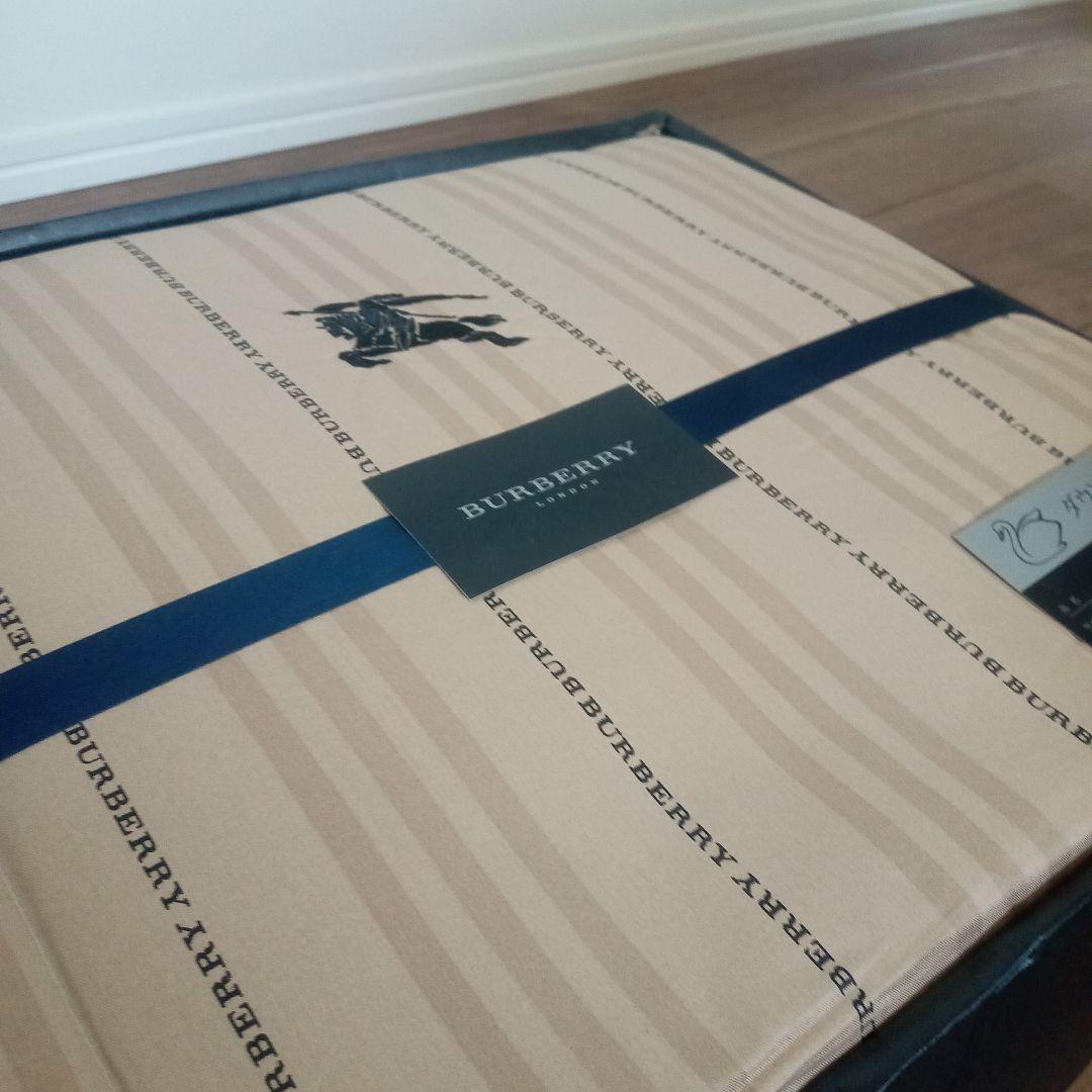 新品未使用　BURBERRY　ダウンケット　羽毛肌掛け布団　　ホースロゴ