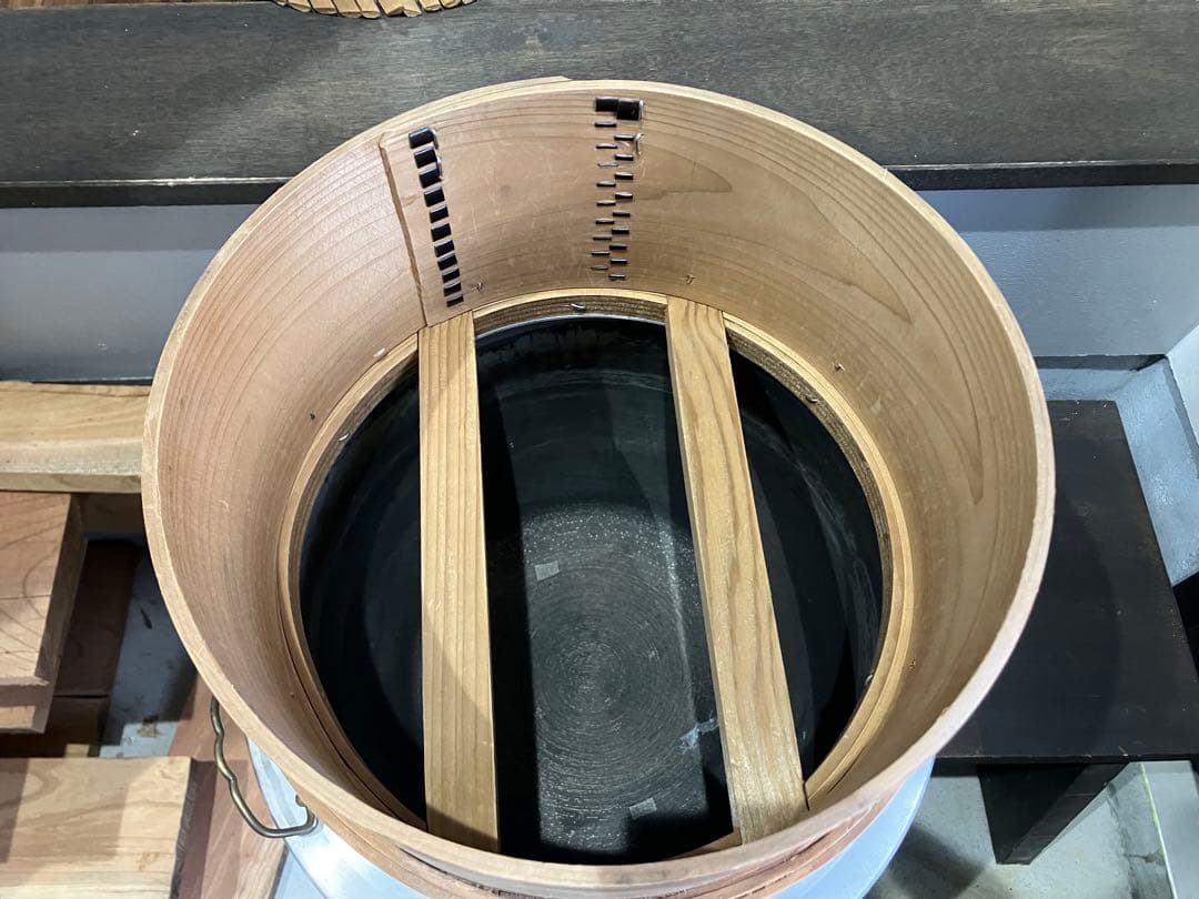 【中古釜、蒸篭28CM】（すだれ・中古蒸し布付き）