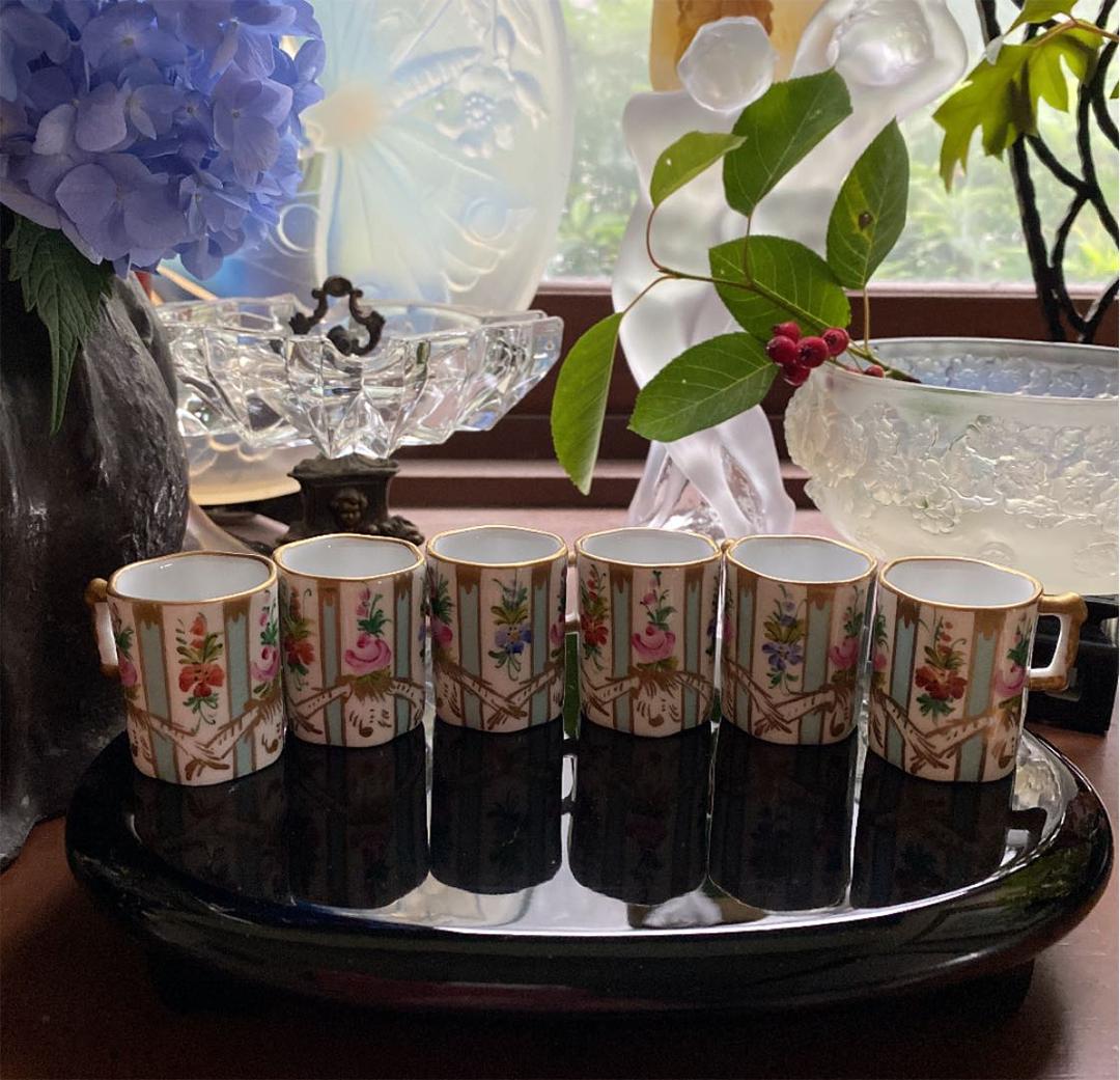 リモージュのとても素敵なハンドペイントが美しいリキュールセット