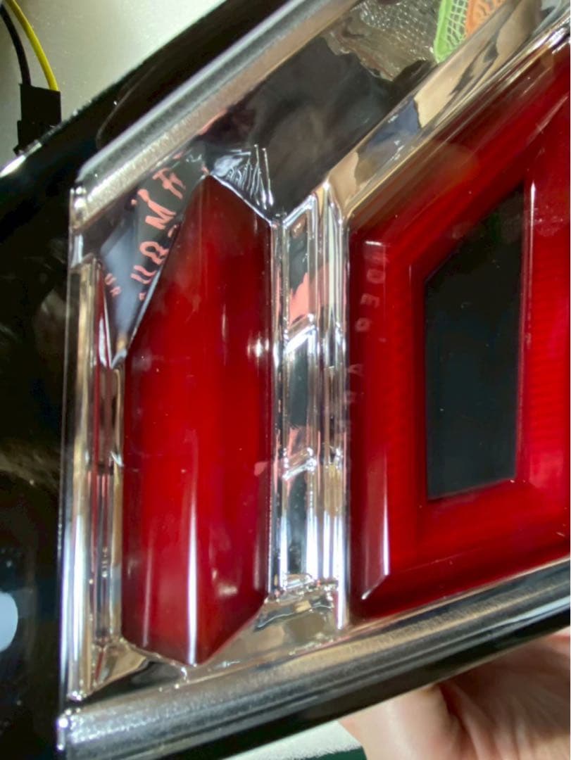 アウトレット品☆クリスタルアイ 20系アルヴェル用　ファイバーLEDテールV3