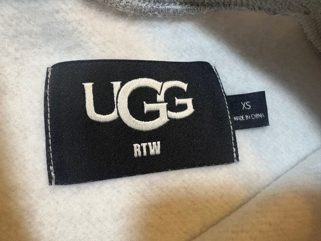 UGG 裏起毛スウェット　XS