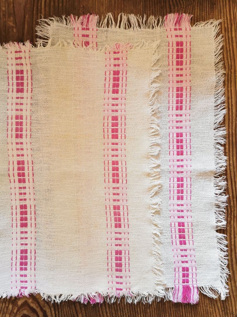 ヴィンテージ フランス ラズベリー＆桜ピンク織刺繍 リネンテーブルマット 2枚組