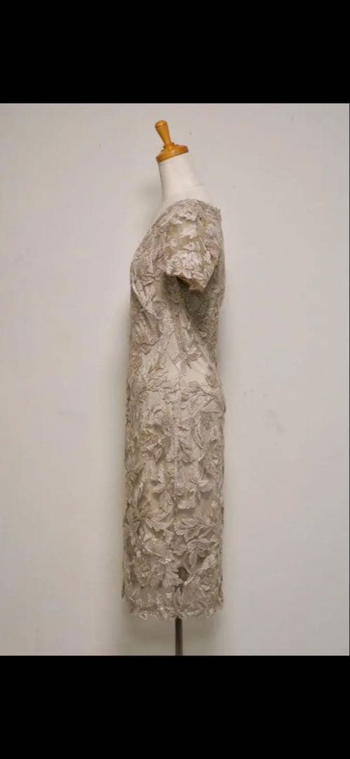 Tadashi Shoji 花柄刺繍 ベージュ ドレス