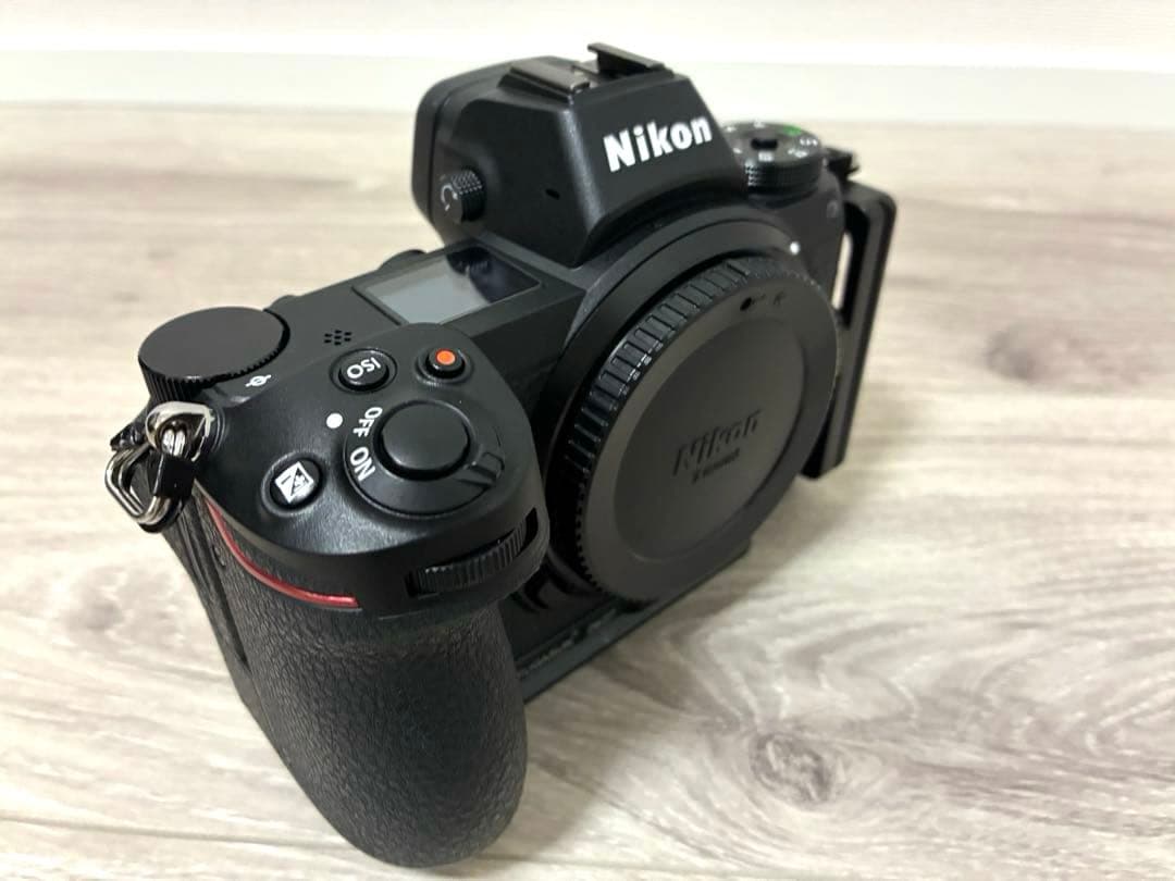 ニコン　Nikon Z 6 ミラーレス一眼カメラ 本体と付属品