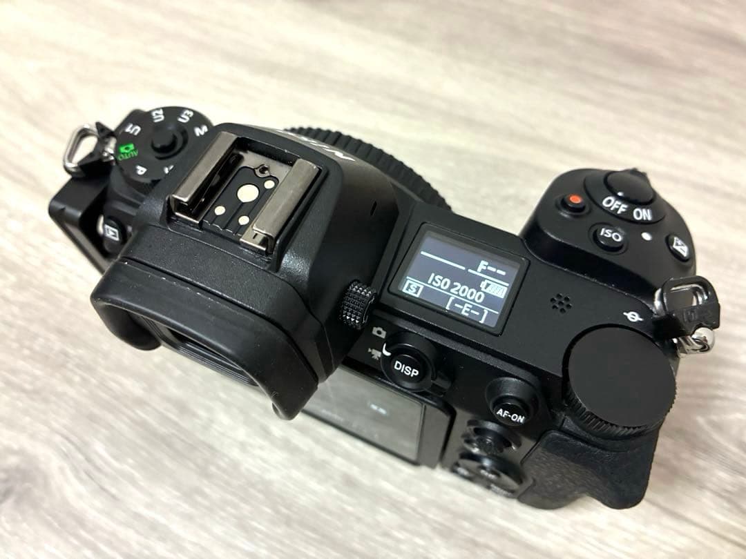 ニコン　Nikon Z 6 ミラーレス一眼カメラ 本体と付属品