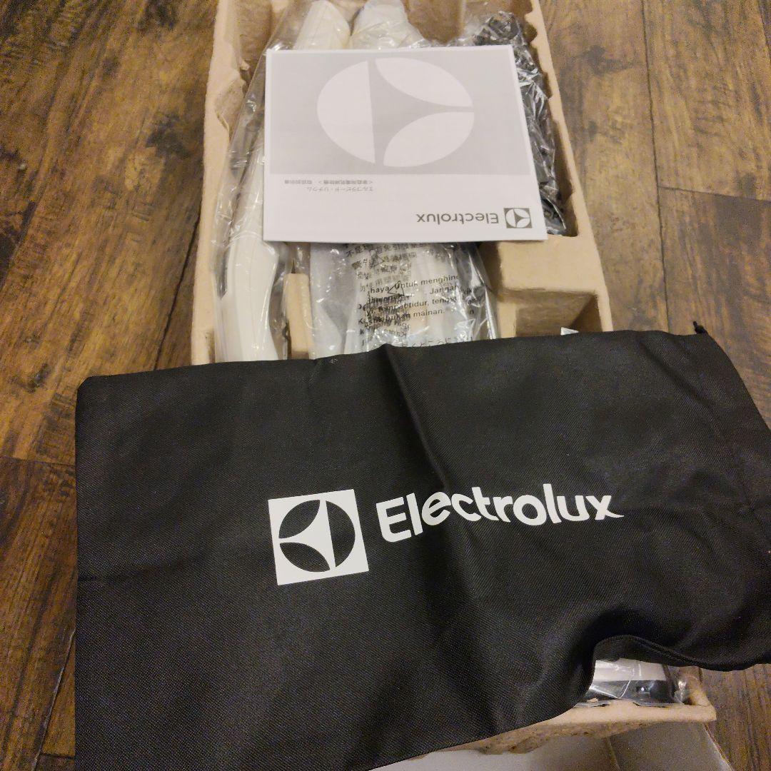 【新品】Electrolux スティッククリーナー ZB3513SW 掃除機